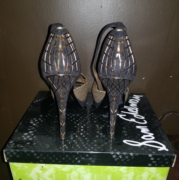 Shoes - Picture 4 of 4